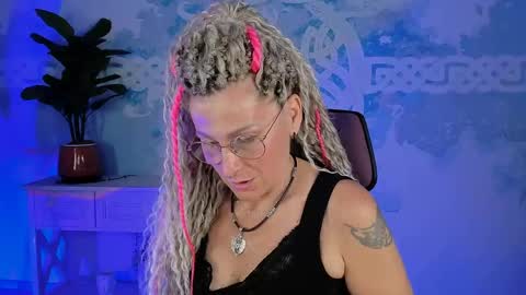Snapshot of fridatander chatting on May 23, 5:23 am Frida Tander online show from May 23, 5:23 am