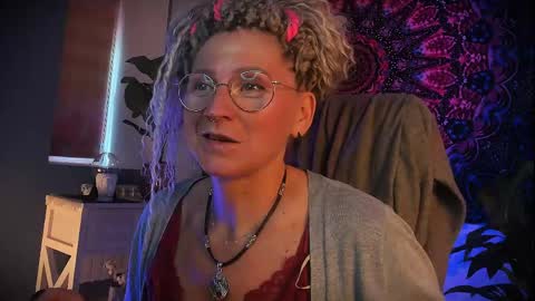 Snapshot of fridatander chatting on May 31, 5:04 am Frida Tander online show from May 31, 5:04 am