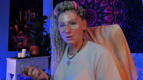 Snapshot of fridatander chatting on June 12, 6:23 am Frida Tander online show from June 12, 6:23 am
