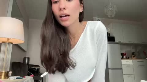 Lina online show from May 28, 1:30 pm