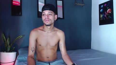 Snapshot of friendsofeverything_ chatting on December 3, 12:27 pm Adam y pitter online show from December 3, 12:27 pm