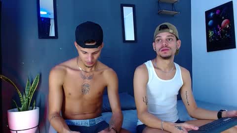 Snapshot of friendsofeverything_ chatting on December 7, 3:30 pm Adam y pitter online show from December 7, 3:30 pm