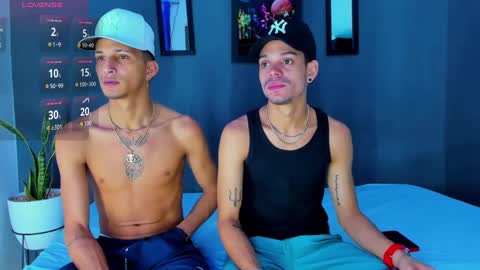 Snapshot of friendsofeverything_ chatting on February 4, 1:13 am Adam y pitter online show from February 4, 1:13 am