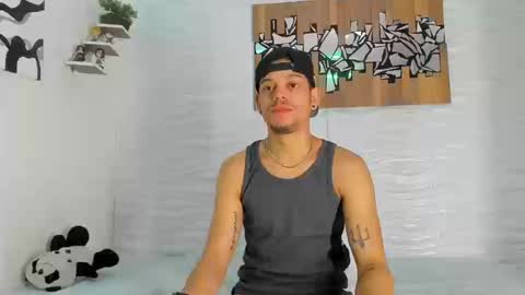 Snapshot of friendsofeverything_ chatting on September 11, 1:55 pm Adam y pitter online show from September 11, 1:55 pm