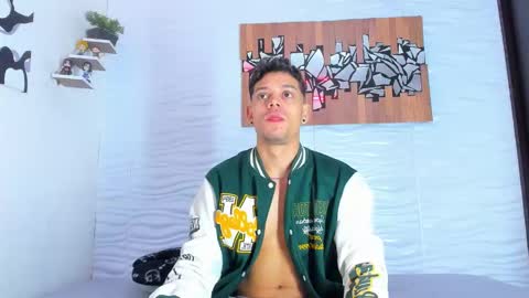 Snapshot of friendsofeverything_ chatting on September 12, 12:16 pm Adam y pitter online show from September 12, 12:16 pm