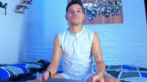 Snapshot of friendsofeverything_ chatting on September 15, 3:12 pm Adam y pitter online show from September 15, 3:12 pm