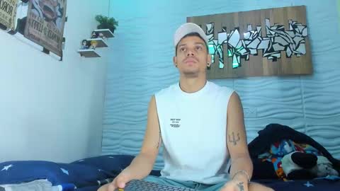 Snapshot of friendsofeverything_ chatting on October 5, 2:04 pm Adam y pitter online show from October 5, 2:04 pm