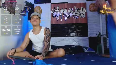 Snapshot of friendsofeverything_ chatting on October 30, 1:23 pm Adam y pitter online show from October 30, 1:23 pm