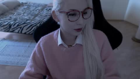 Lilith online show from May 4, 11:39 am