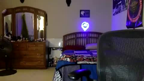 fromthabac online show from December 4, 11:35 pm