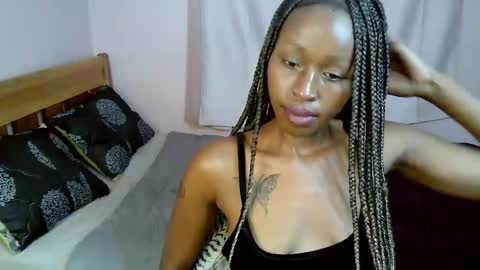 frosty_twinkle online show from January 16, 2:04 am