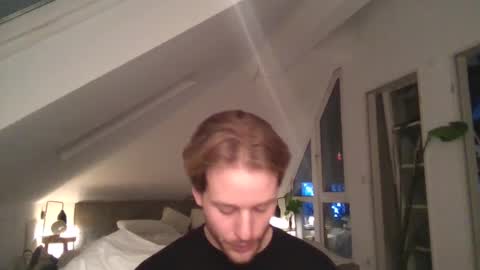 Snapshot of frozenyoga chatting on December 3, 9:12 pm frozenyoga online show from December 3, 9:12 pm