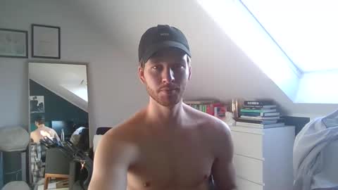 Snapshot of frozenyoga chatting on January 11, 12:50 pm frozenyoga online show from January 11, 12:50 pm