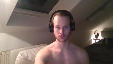 Snapshot of frozenyoga chatting on February 25, 7:58 pm frozenyoga online show from February 25, 7:58 pm