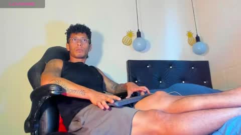 Snapshot of fuck_hardlove chatting on January 6, 10:47 pm Ricardodominic 1 MODELO INDEPENDIENTE online show from January 6, 10:47 pm