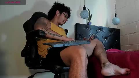 Snapshot of fuck_hardlove chatting on October 22, 5:45 pm Ricardodominic 1 MODELO INDEPENDIENTE online show from October 22, 5:45 pm