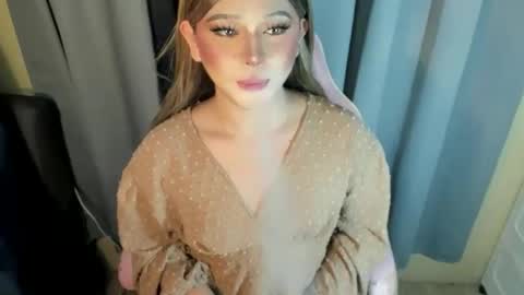 R A I N M O R A L E S  G M A I L . C O M online show from April 21, 7:06 pm