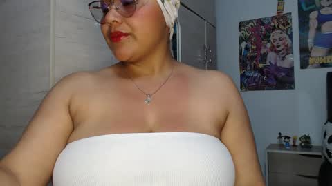 Mia and Gary  online show from October 11, 1:38 am