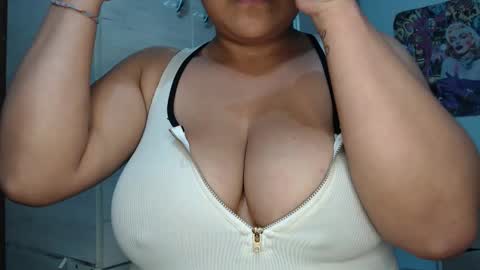 Mia and Gary  online show from December 2, 2:28 am