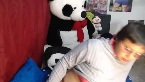 Mia and Gary  online show from February 3, 2:10 am