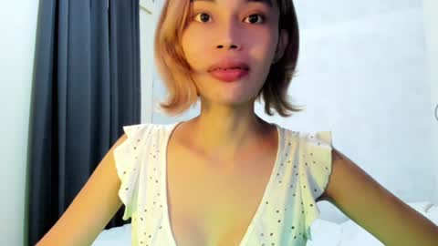 fuckingsexy143 online show from June 20, 2:36 am