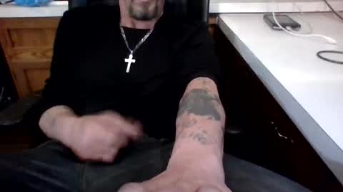 Snapshot of fuckmehard221187 chatting on January 5, 9:48 am me online show from January 5, 9:48 am