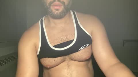 Snapshot of fuckyeahcoach chatting on May 25, 5:46 am Muscle Bear Jock in Training online show from May 25, 5:46 am