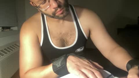 Snapshot of fuckyeahcoach chatting on May 29, 6:33 am Muscle Bear Jock in Training online show from May 29, 6:33 am