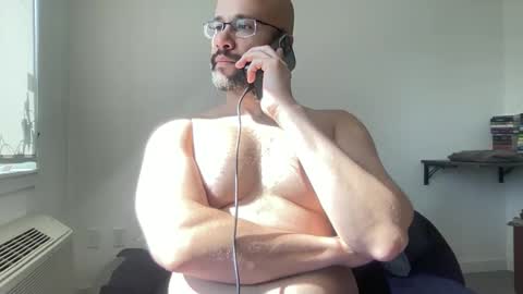 Snapshot of fuckyeahcoach chatting on May 31, 1:18 pm Muscle Bear Jock in Training online show from May 31, 1:18 pm