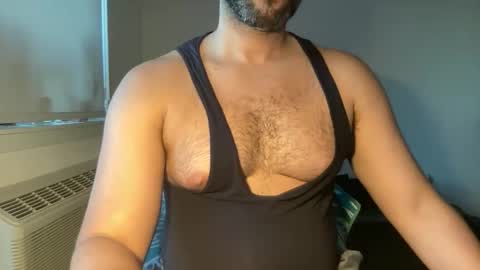 Snapshot of fuckyeahcoach chatting on June 8, 11:38 pm Muscle Bear Jock in Training online show from June 8, 11:38 pm