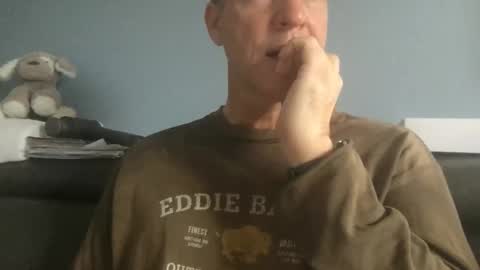 Snapshot of fuertecock chatting on November 11, 11:16 pm Gregorio online show from November 11, 11:16 pm