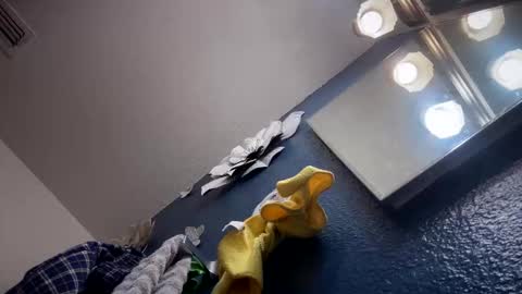 fukmyass247 online show from October 13, 11:21 am