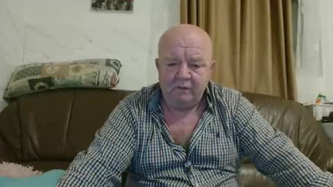 fullballs6 online show from November 26, 2:34 am