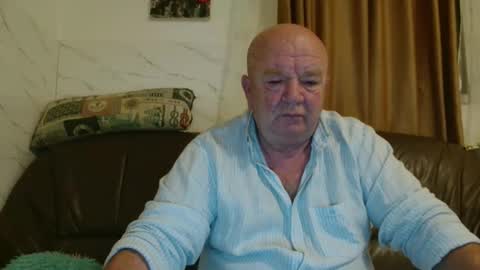 fullballs6 online show from December 1, 3:00 am