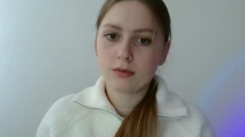 Snapshot of funemma000 chatting on December 5, 1:20 pm Emma online show from December 5, 1:20 pm