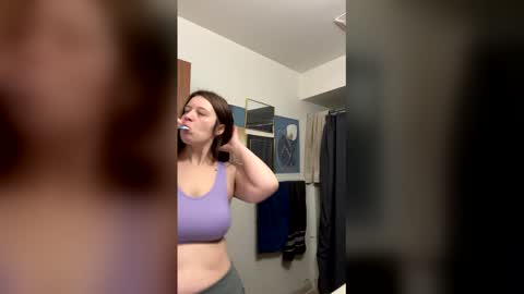 Snapshot of funflirt97 chatting on February 5, 5:28 pm Linnys Palace online show from February 5, 5:28 pm