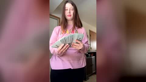 Snapshot of funflirt97 chatting on February 13, 6:48 pm Linnys Palace online show from February 13, 6:48 pm