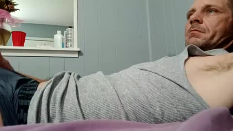 Snapshot of funguy33024 chatting on June 25, 8:24 pm Biguyforfun online show from June 25, 8:24 pm