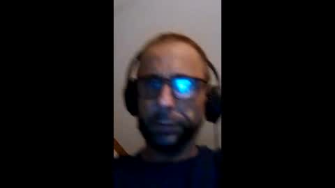Snapshot of funinbed607918 chatting on April 27, 1:36 am funinbed607918 online show from April 27, 1:36 am