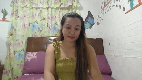 Snapshot of funluvnpinay4u chatting on February 9, 12:49 am MAE online show from February 9, 12:49 am
