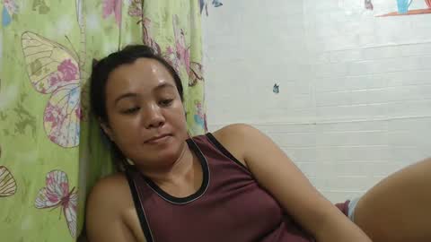 Snapshot of funluvnpinay4u chatting on February 18, 2:05 am MAE online show from February 18, 2:05 am