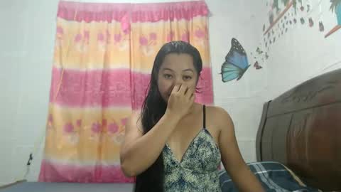 Snapshot of funluvnpinay4u chatting on September 23, 1:30 am MAE online show from September 23, 1:30 am