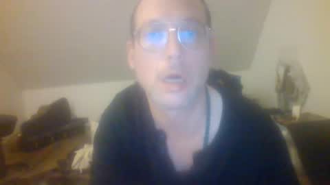 Snapshot of funneltunnel chatting on May 6, 10:48 pm funneltunnel online show from May 6, 10:48 pm