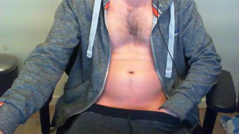 Snapshot of funnyeucouple chatting on April 19, 10:34 pm YWhiteNiceMan online show from April 19, 10:34 pm