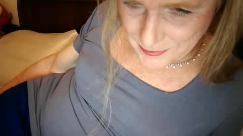 Snapshot of funtimetgirl chatting on October 26, 10:54 am Jessie Love online show from October 26, 10:54 am