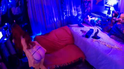 Snapshot of furby_chummies chatting on January 9, 7:42 am Valarie Iris Paige online show from January 9, 7:42 am