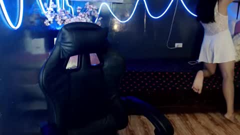 fuschiafucker online show from December 15, 11:36 am