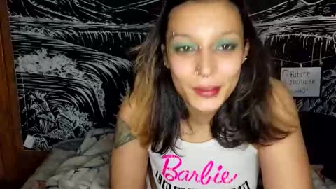 Snapshot of futuresizequeen chatting on November 28, 2:36 am futuresizequeen online show from November 28, 2:36 am