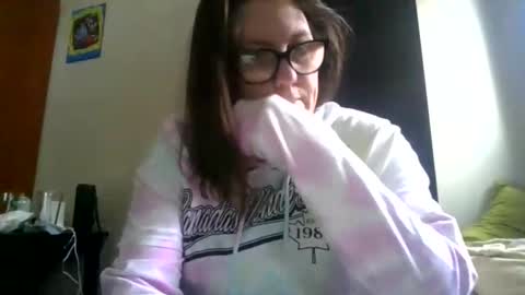 fuzzypeaches87 online show from March 23, 4:11 pm