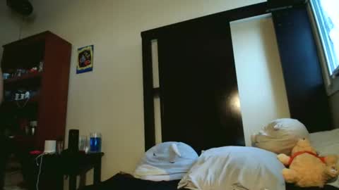 fuzzypeaches87 online show from April 17, 11:30 pm